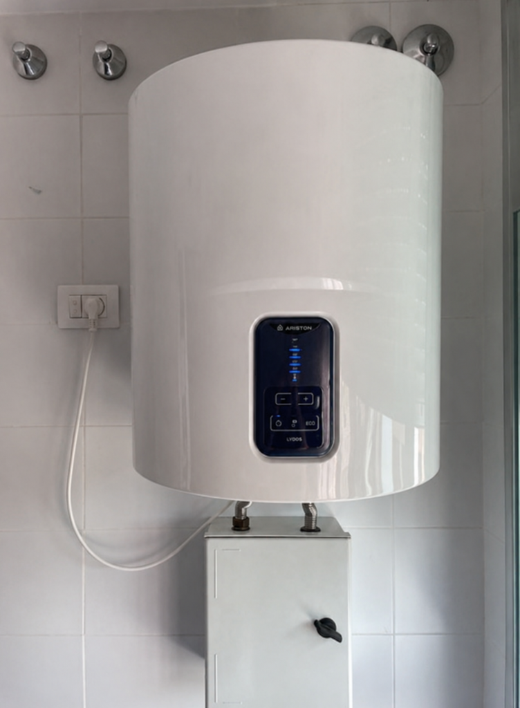 Installed Ariston electric water heater in an apartment in Benicalap, Valencia